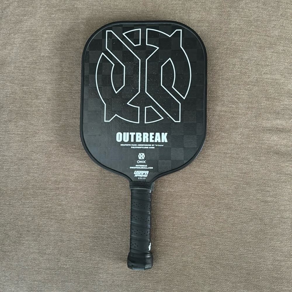 Pickleball Paddle, Onix Outbreak , lightly used , great starter paddle.